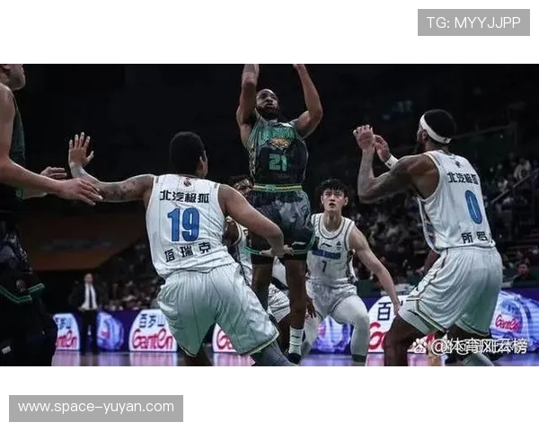 北汽男篮执行战术到位，但关键时刻细节处理不足