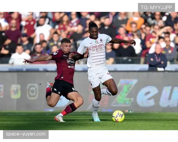 恩波利2-1绝杀萨勒尼塔纳,后者保级形势愈发严峻 恩波利2-1绝杀萨勒尼塔纳,后者保级形势愈发严峻